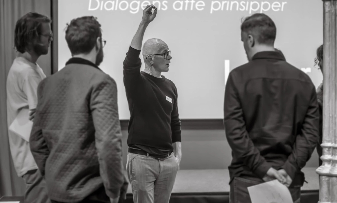 utførelse av dialogteater.