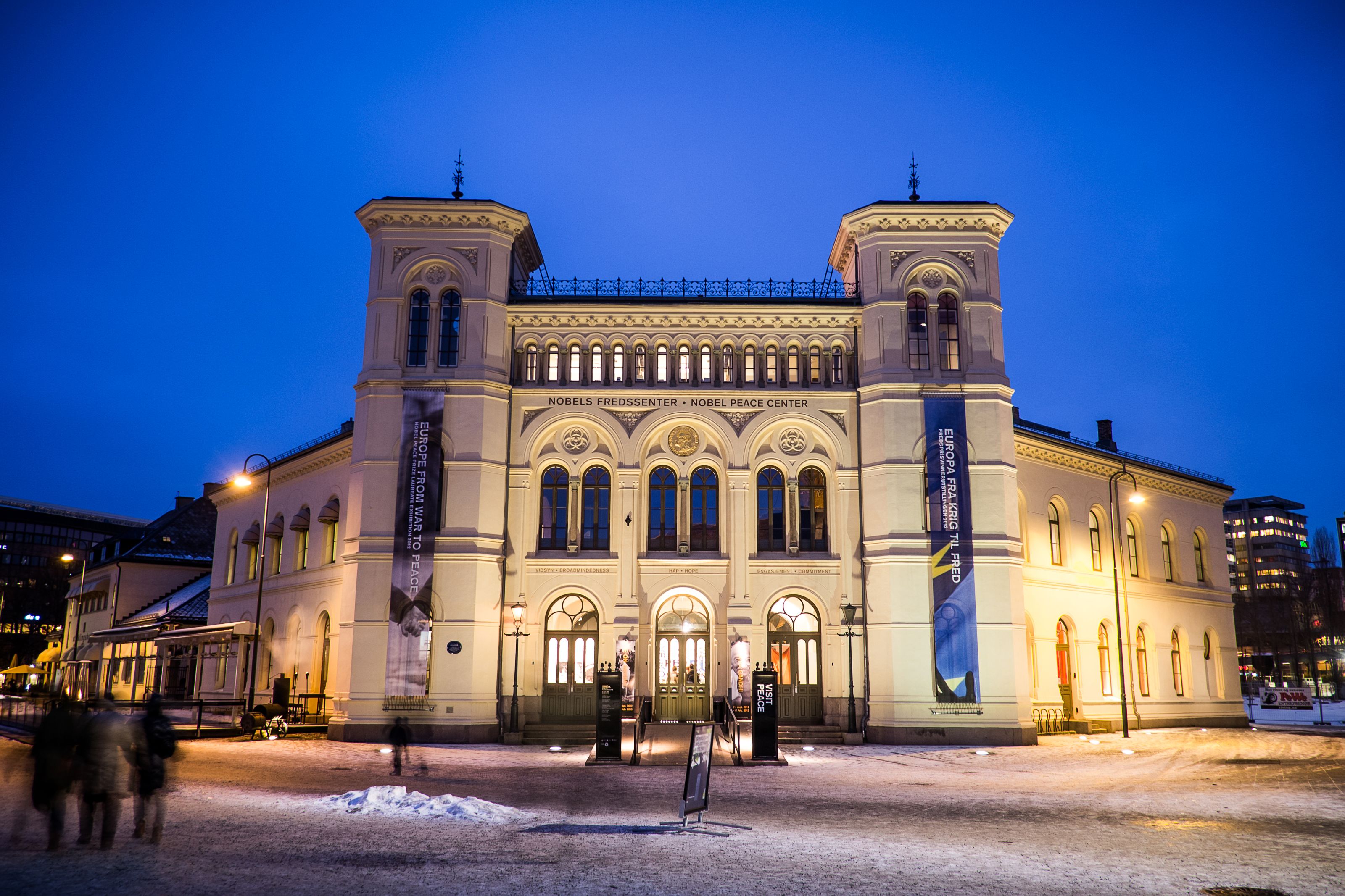fasaden til fredssenteret