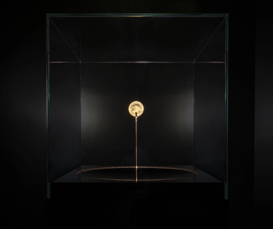 Fredsprismedaljen i Medaljekammeret.