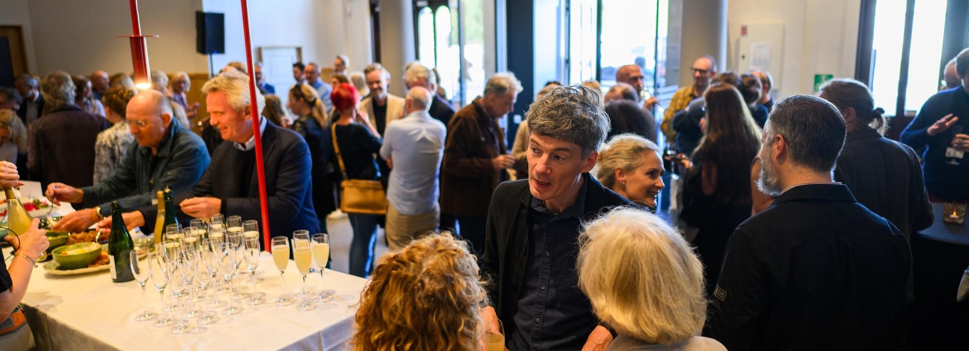 ankomsthallen med masse folk