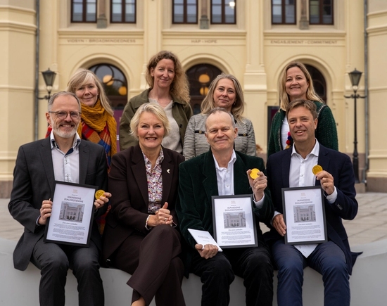 Den gode samtalen med diplomene og forant nobels fredssenter