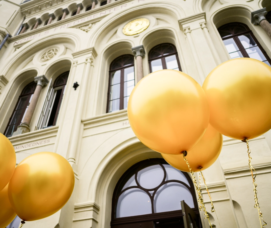 foran nobels fredssenter, gullballonger