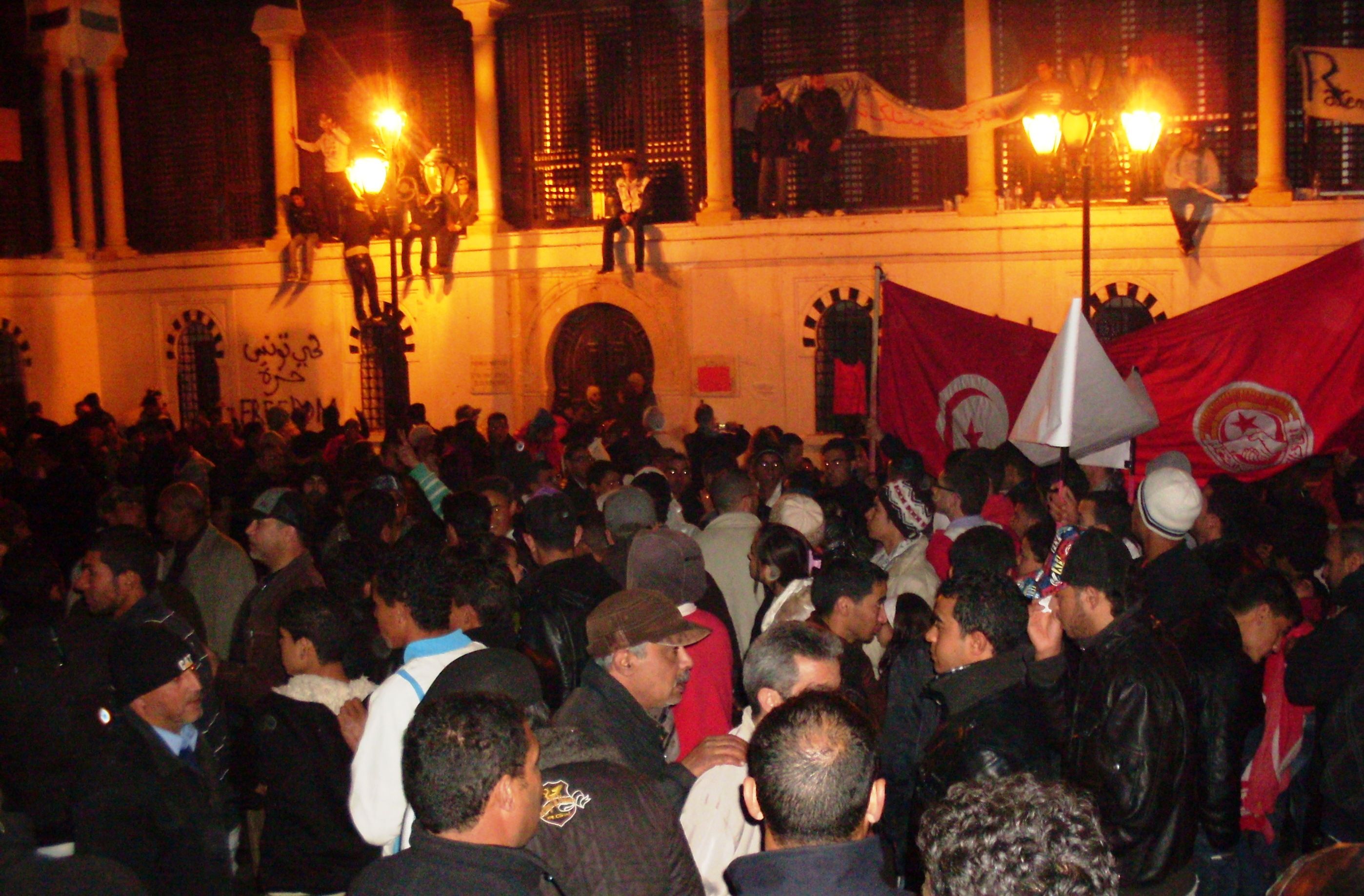 Demonstrasjoner på regjeringsplassen i Tunisia under Frigjøringskaravanen etter Jasminrevolusjonen i 2011.