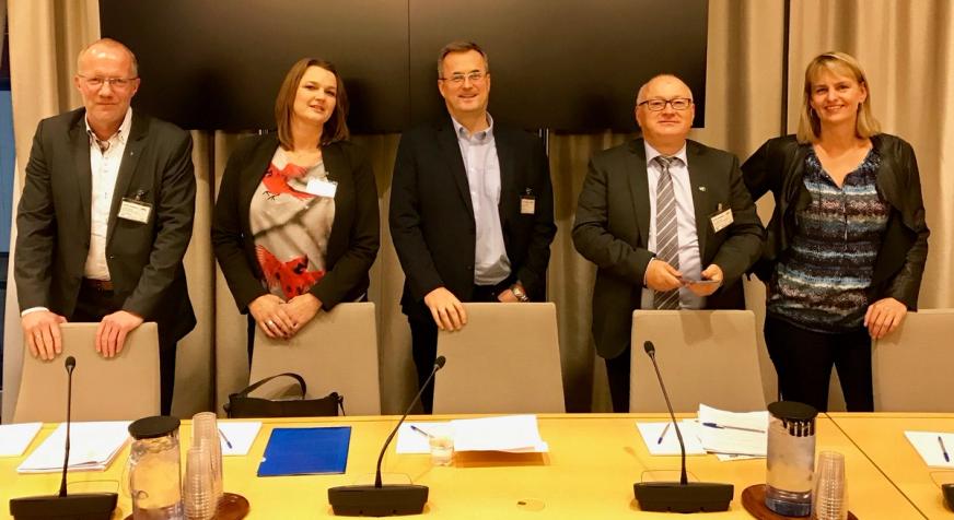 NRs generalsekretær, Arne Jensen, NJ-leder Hege Iren Frantzen, direktør i Fagpressen Per Brikt olsen, MBL-direktør Randi Øgrey og LLA-leder Rune Hetland på høringen i Finanskomiteen.