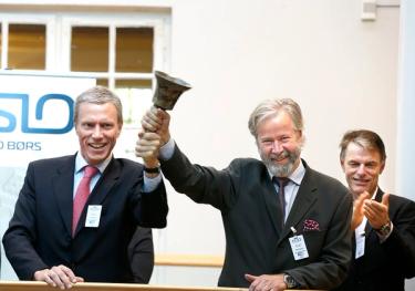 Aksjonærregisteret er nå klart for bestilling. Her fra lanseringen av Schibsted 2-aksjen på Oslo børs i fjor, med konsernsjef Rolv Erik Ryssdal (t.v.) og styreleder Ole Jacob Sunde. (Foto: NTB Scanpix)