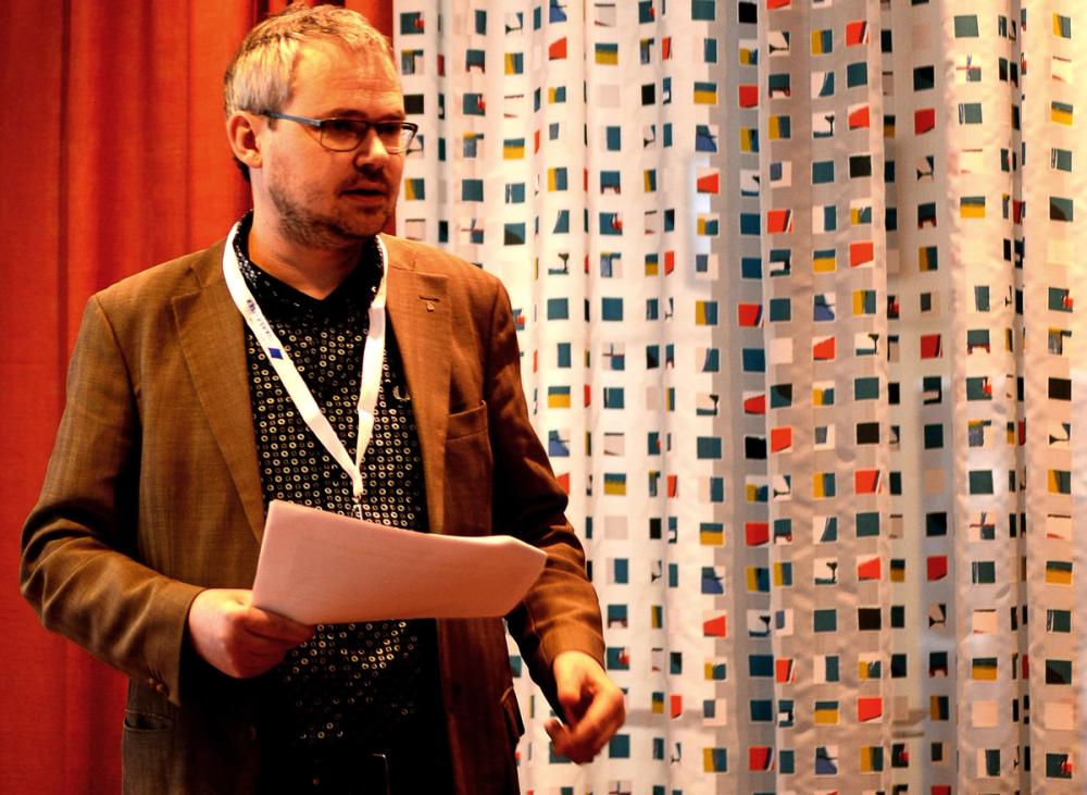 Roar Vigeland Osmundsen går på en ny periode som styreleder i Landslaget for lokalaviser. (Foto: Gard L. Michaelsen)
