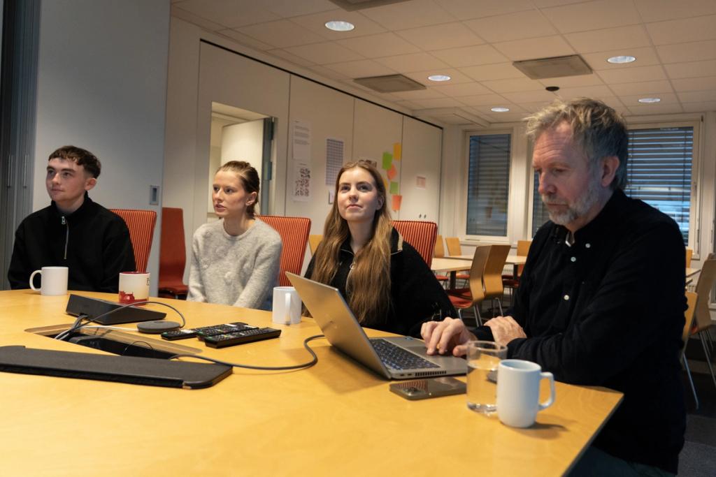 Aksel Reffhaug Craig, Nadine Isabell Jensen og Madikken Ringstad Olsen var skyggeredaktører i NRK Buskerud.