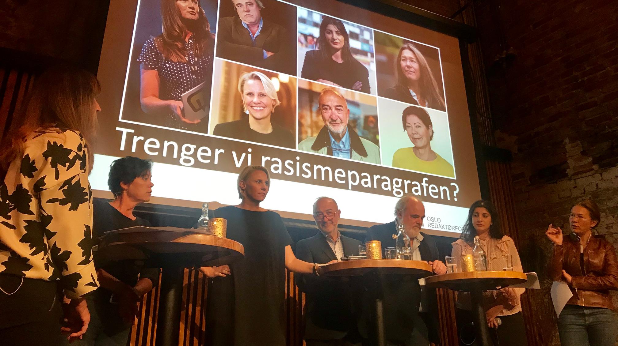 F.v. møteleder Mona Myklebust, Nina Hjerpseth-Østlie, Maria Karine Aasen-Svensud, Ervin Kohn, John Olav Egeland, Rania Al-Nah og Anine Kierulf. Foto: Reidun Kjelling Nybø