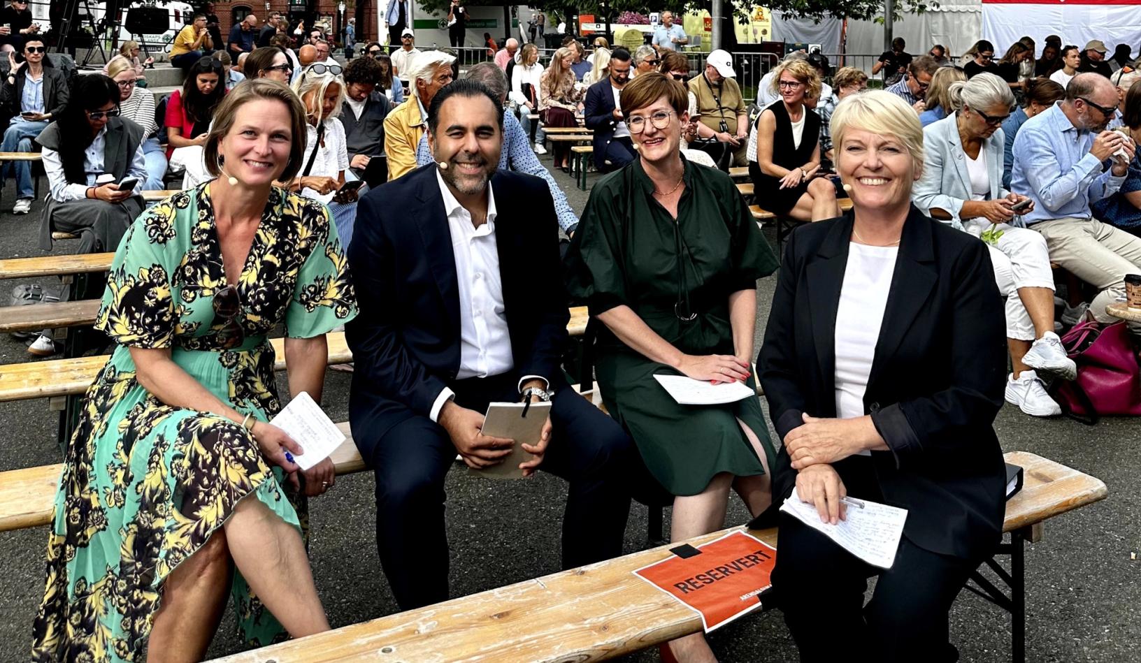 Da tillitsundersøkelsen ble presentert på Arendalsuka torsdag, deltok blant annet Anne Ekornholmen, politisk redaktør i Nationen, stortingspresident Masud Gharahkhani (Ap), Veslemøy Østrem, sjefredaktør i Altinget og kringkastingsjef Vibeke Fürst Haugen. Foto: Reidun Kjelling Nybø 