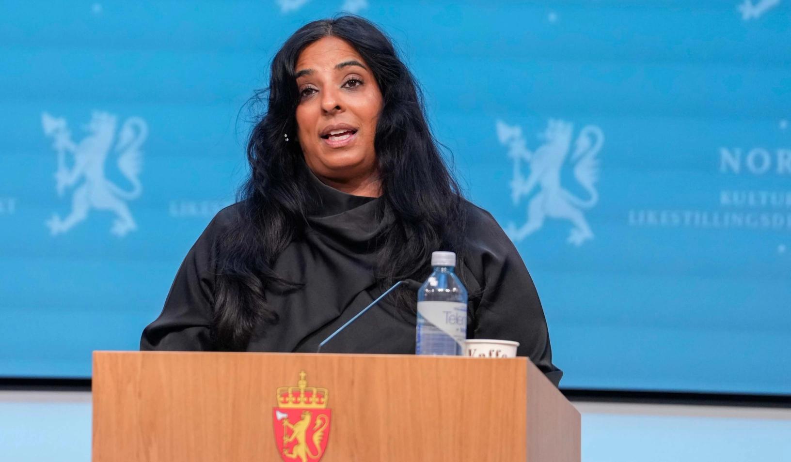 Regjeringen og kulturminister Lubna Jaffery vil øke mediestøtten med 40 millioner kroner i 2027. Men dette er ikke offensivt nok, mener Redaktørforeningen. Foto: Javad Parsa, NTB