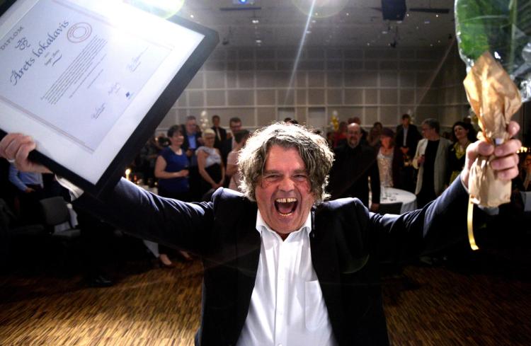 Redaktør Jan Inge Fardal, Sogn Avis, var fornøyd med å motta prisen for Årets lokalavis. (Foto: Gard L. Michaelsen, Medier24)