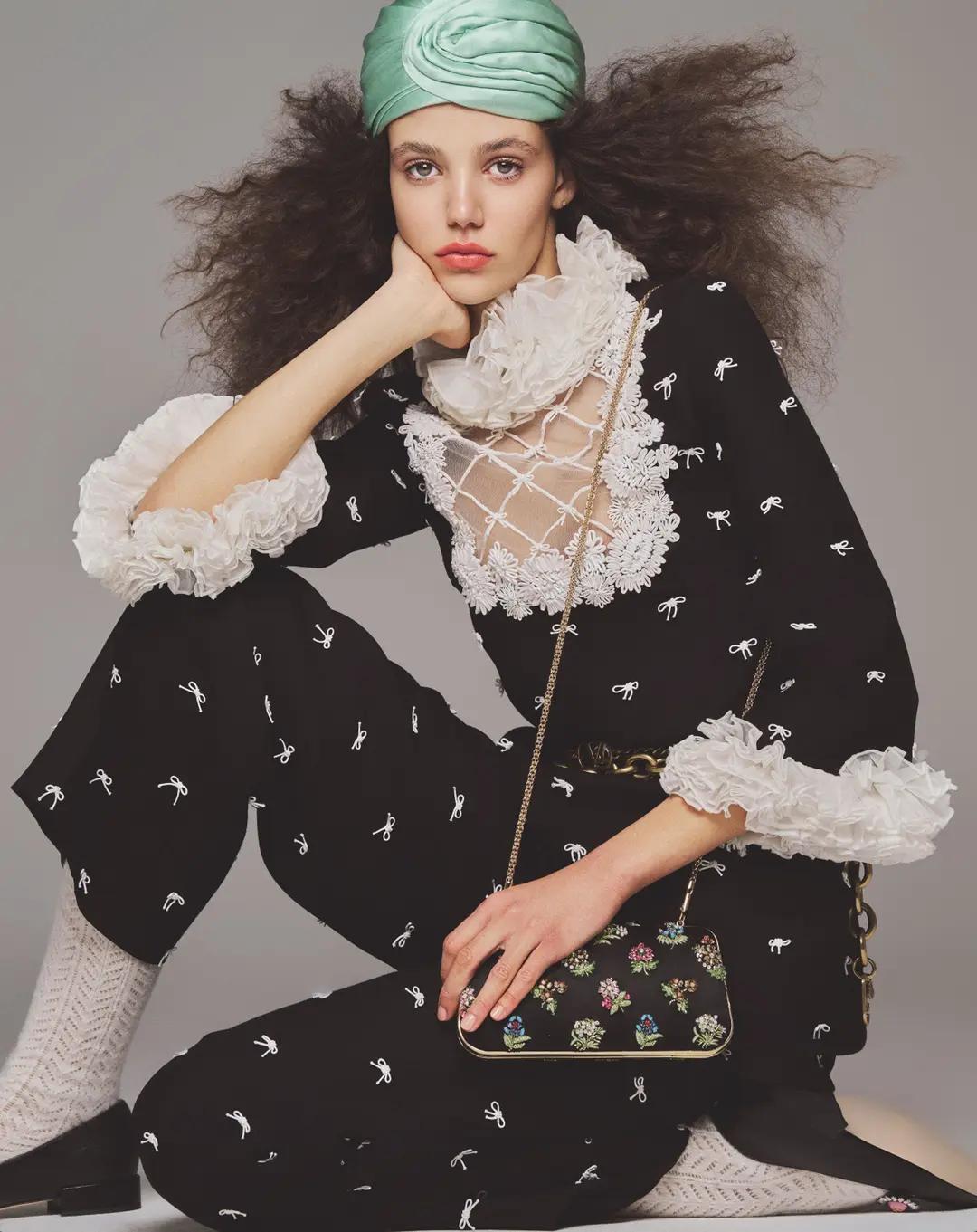 ZARA CAREK | COVER | ELLE GREECE