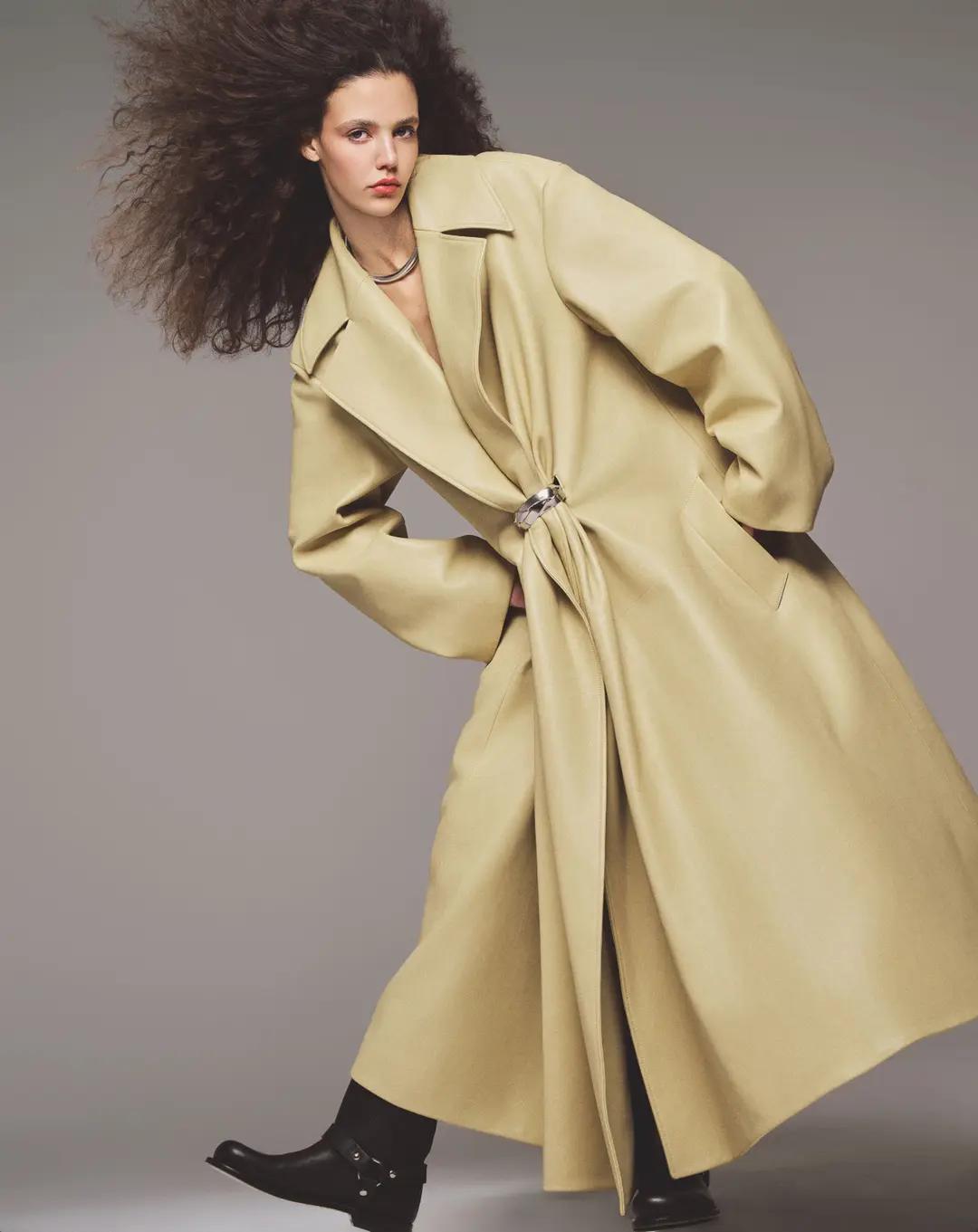ZARA CAREK | COVER | ELLE GREECE