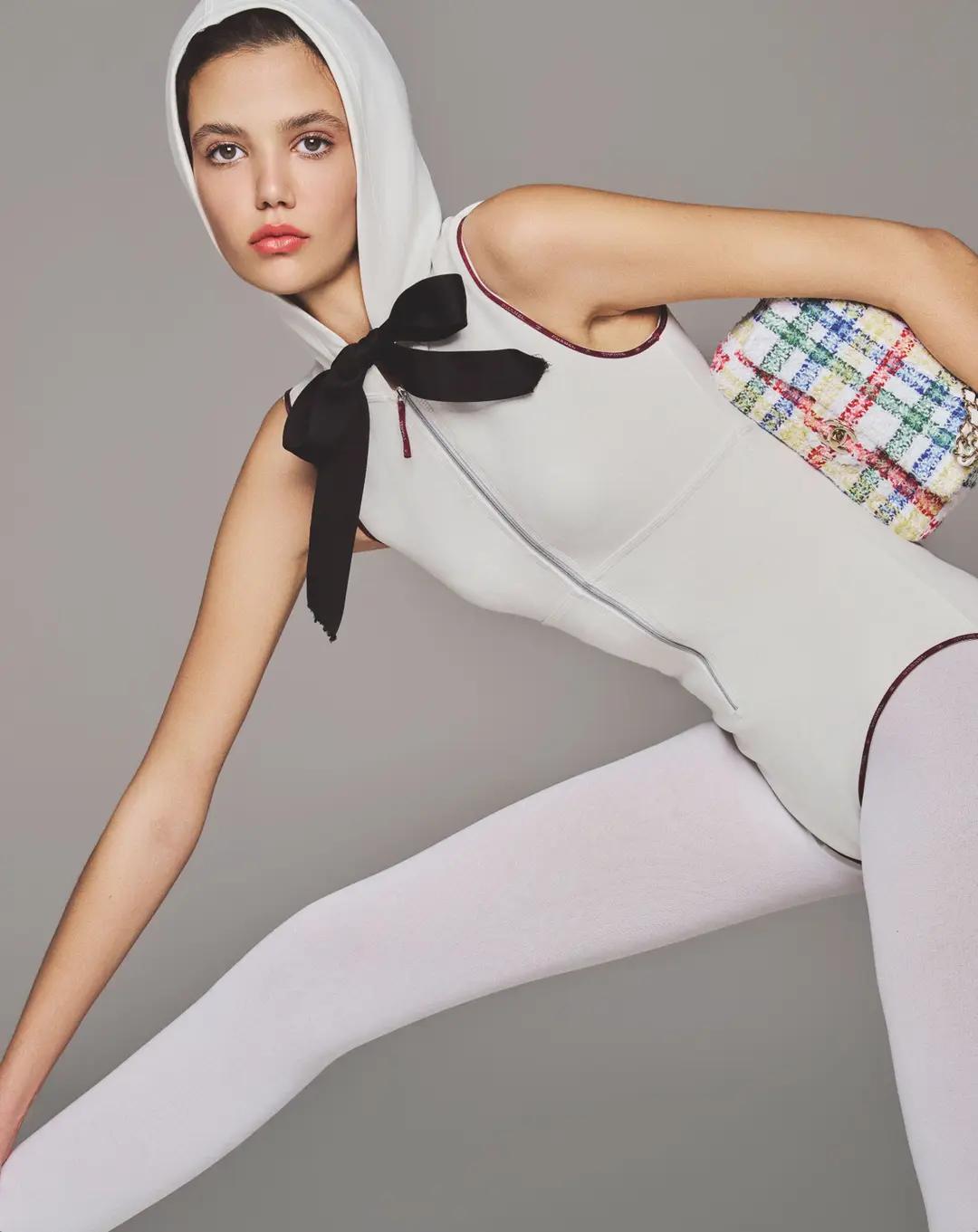 ZARA CAREK | COVER | ELLE GREECE