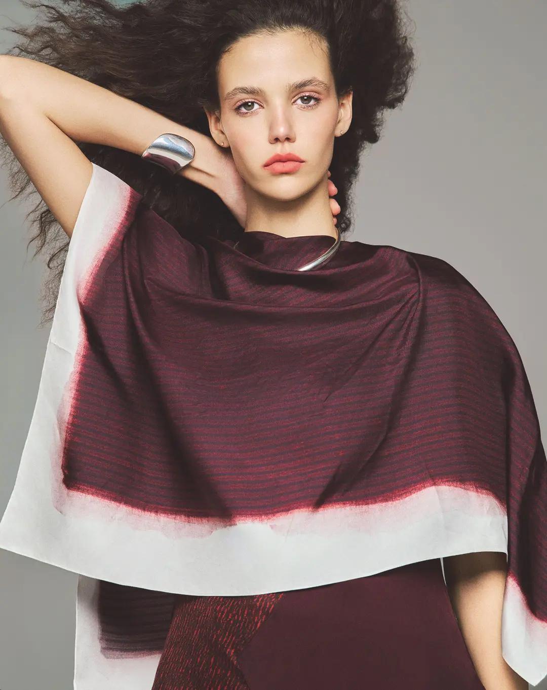ZARA CAREK | COVER | ELLE GREECE