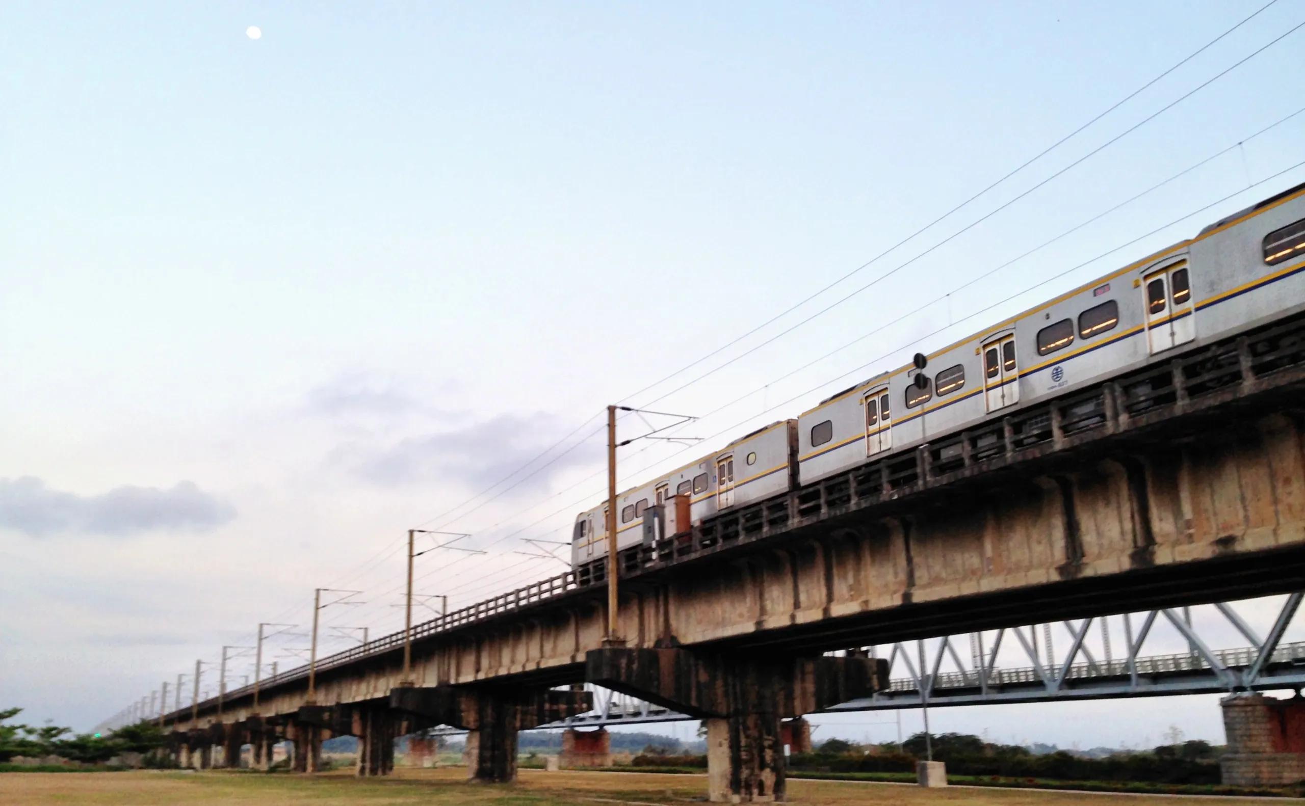 Monitoring bridges: Predictive analytics safeguarding critical infrastructure assets