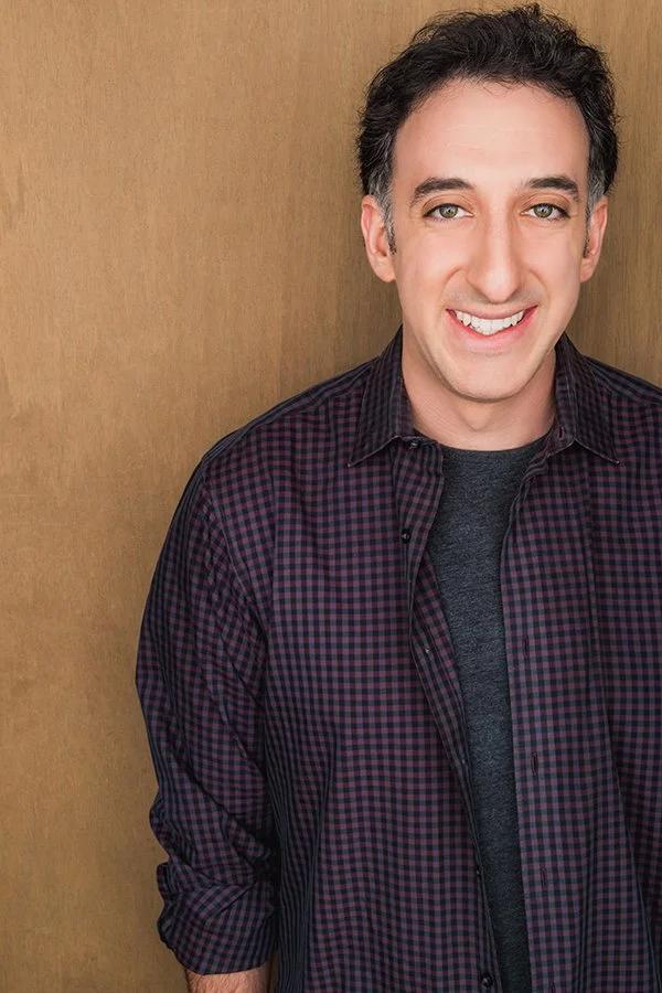 Headshot of Daniel Strauss