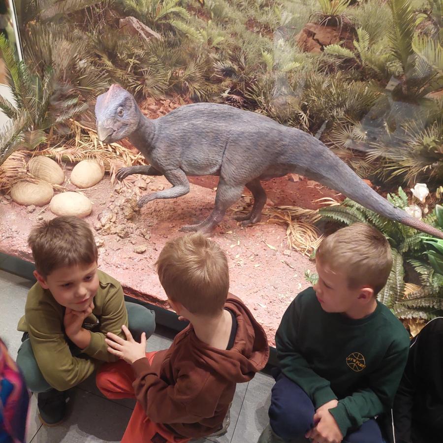 🦖🔬 Naukowa przygoda klasy 1b w Krakowie!