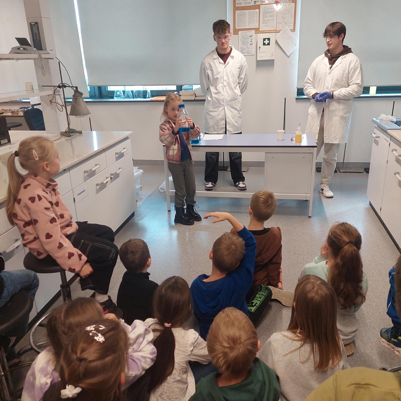 🦖🔬 Naukowa przygoda klasy 1b w Krakowie!