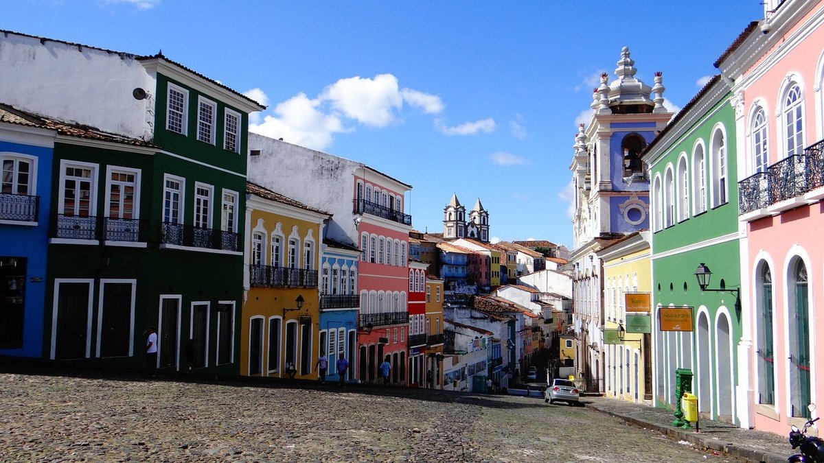 Concurso PC-BA: 700 vagas e salários até R$ 6.500; veja datas