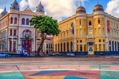 Casarões históricos coloridos em Pernambuco