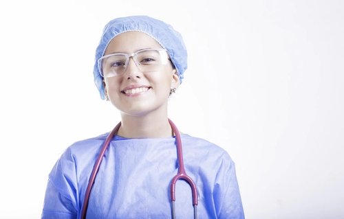 Concurso APS – Técnico de Enfermagem: 18 vagas e salário de R$ 6,1 mil