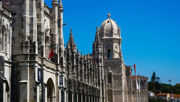 ALEPA: 135 vagas, salários até R$ 3.697,73; confira datas