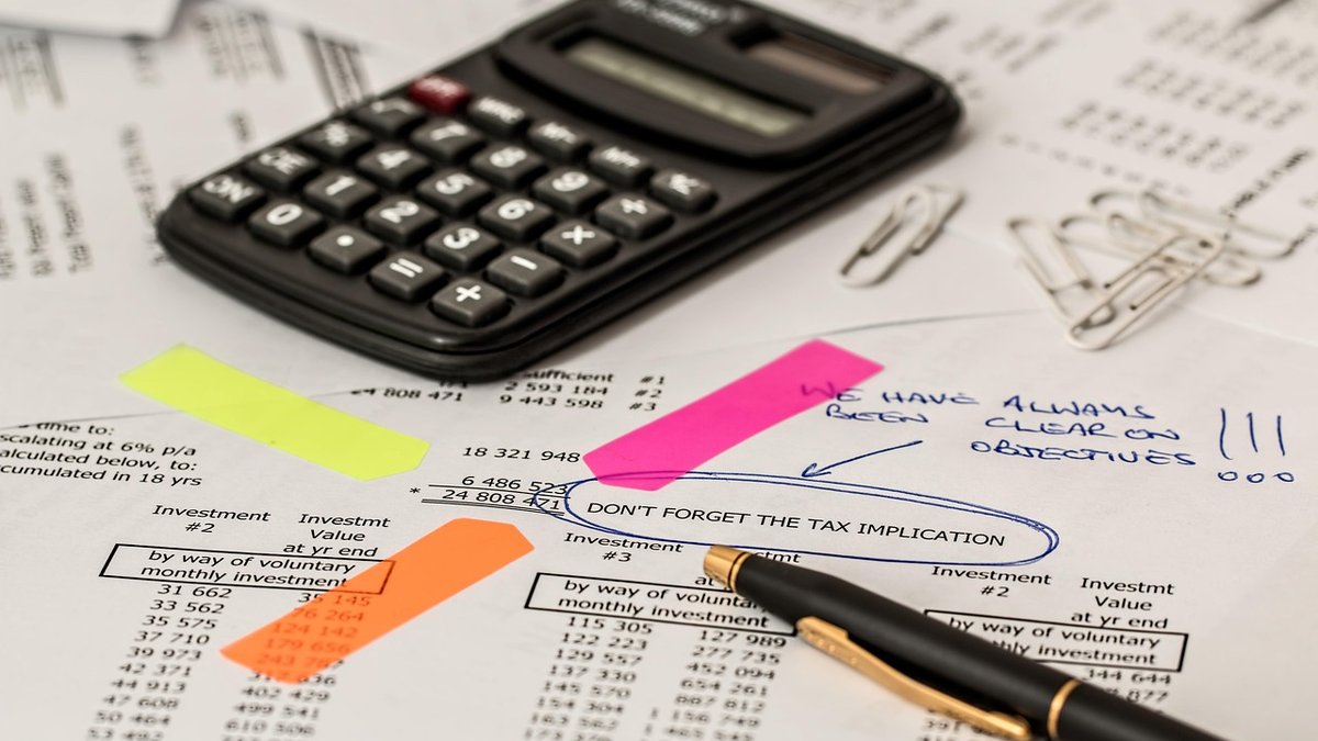 Concurso Adeal 2026: 44 vagas Fiscal, salário R$7,3 mil; até 20/10