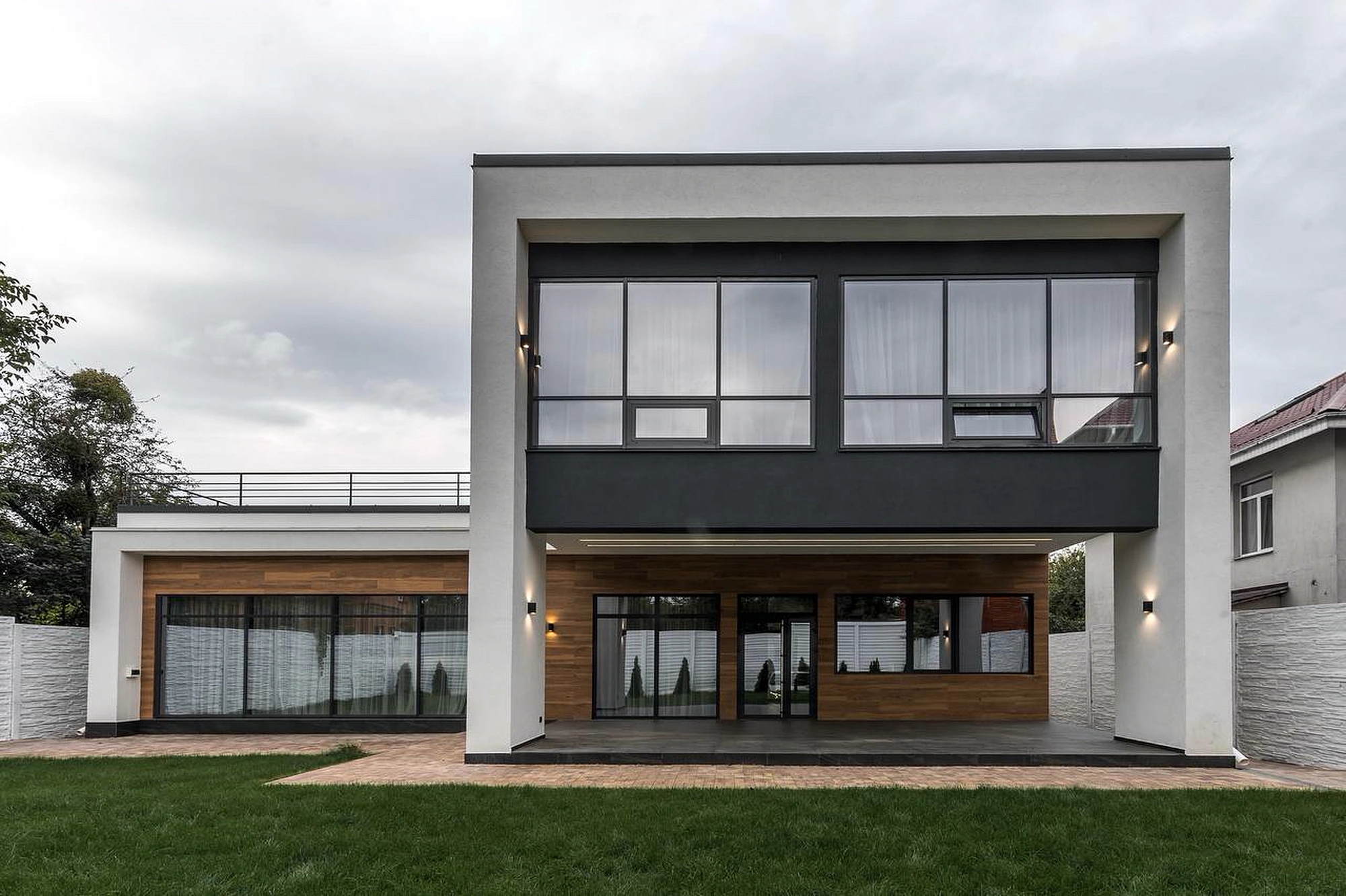 Contemporary Family Residence