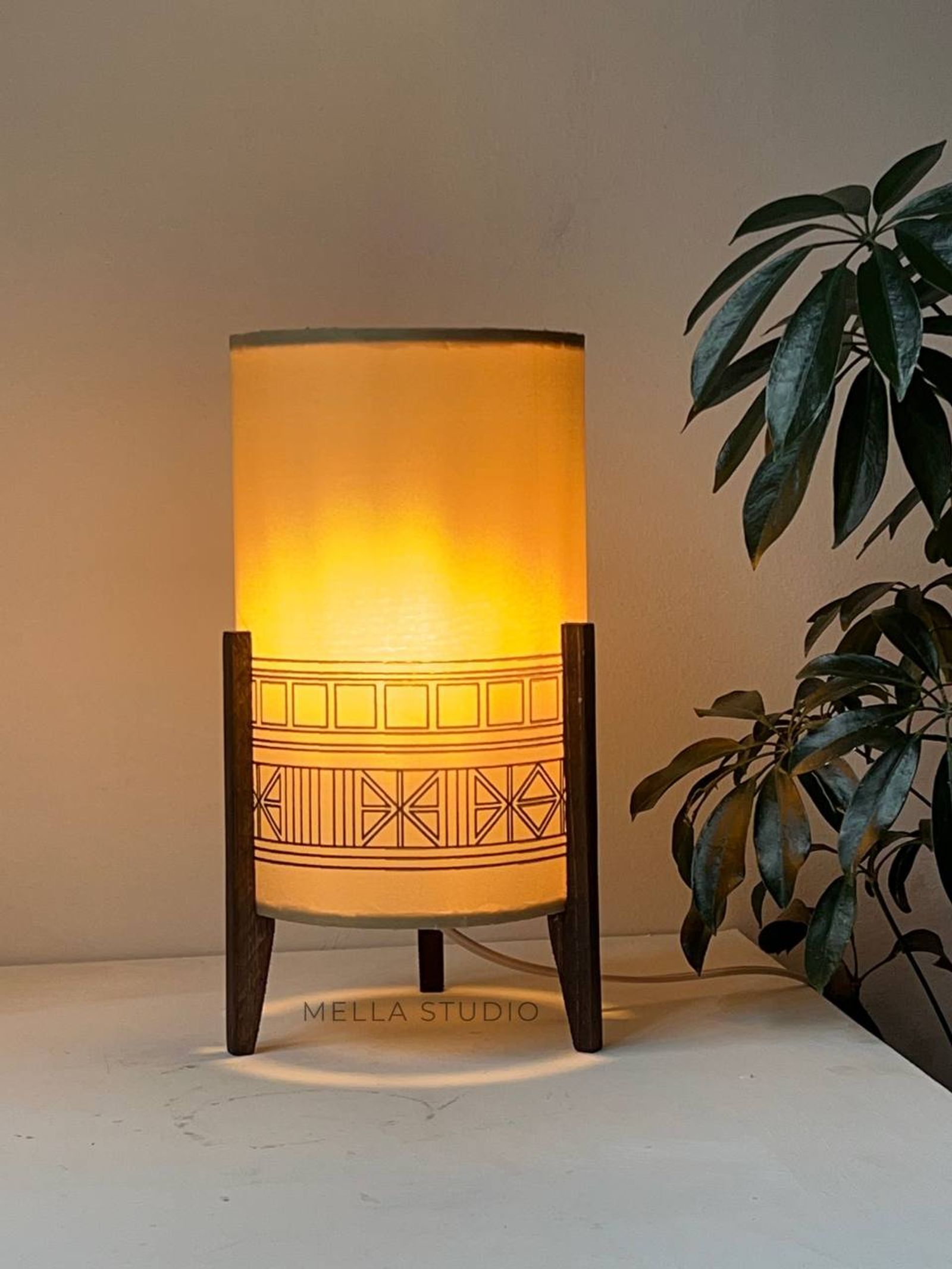 Zewd Table Lamp - Brown