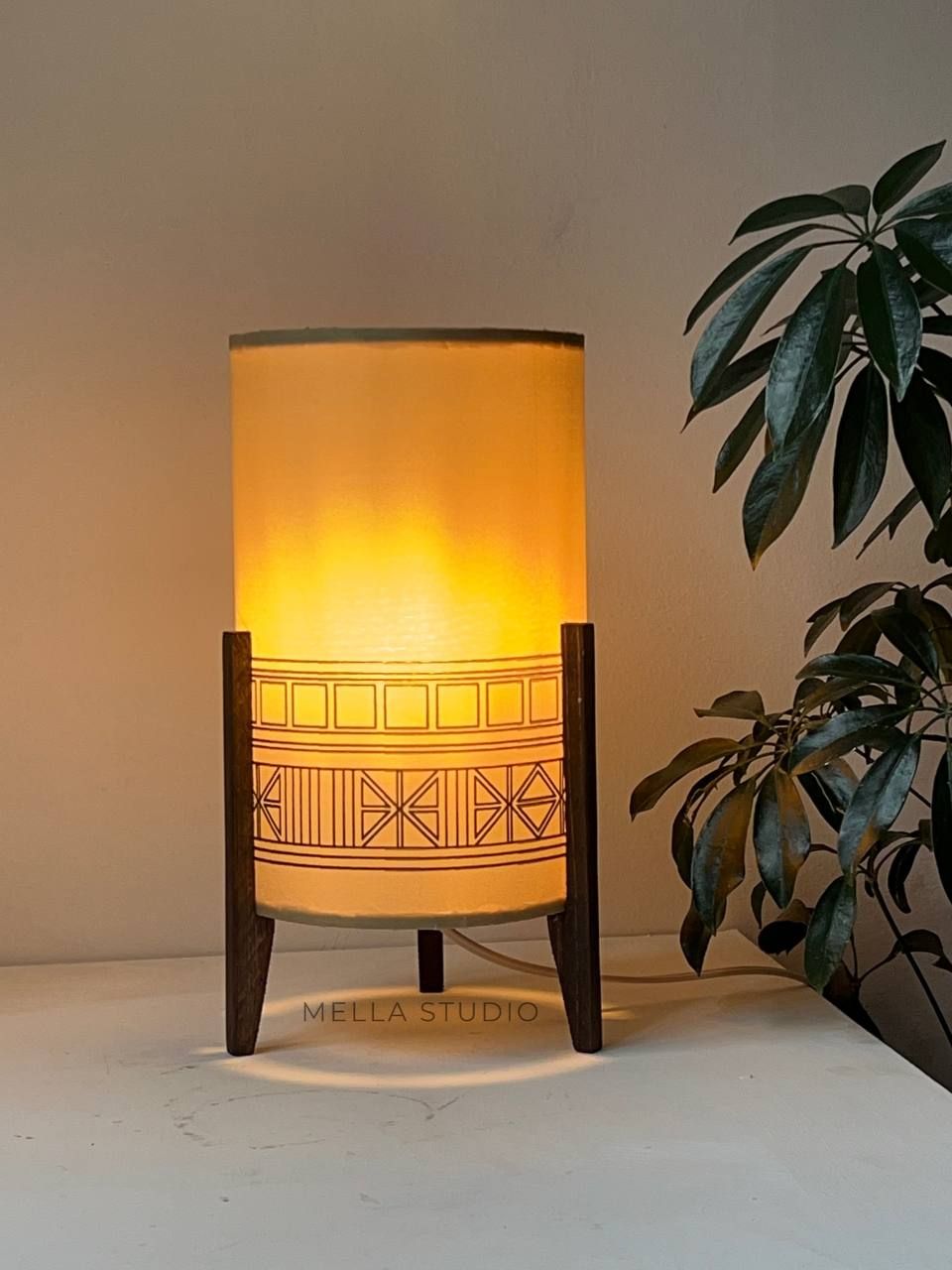 Zewd Table Lamp - Brown