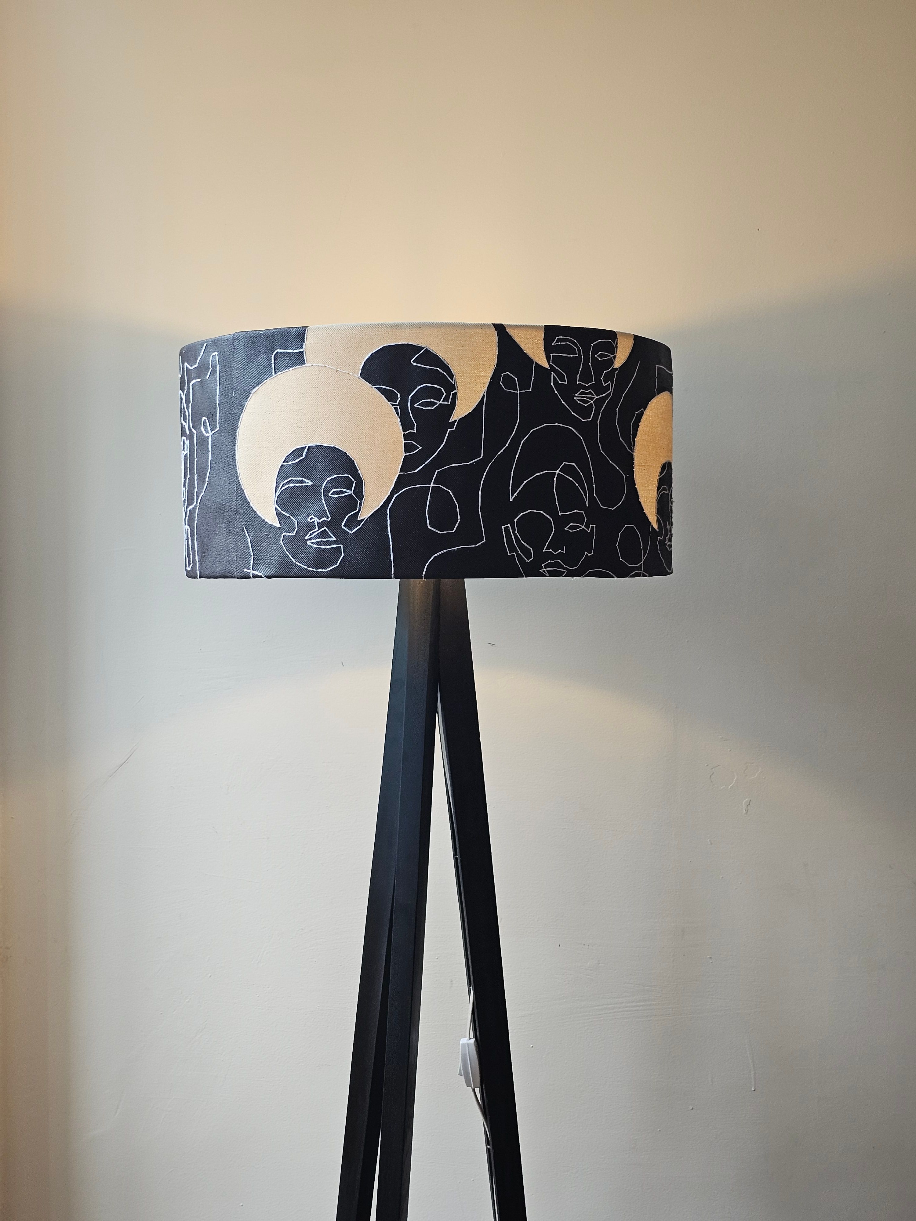 Qedamawi Floor Lamp