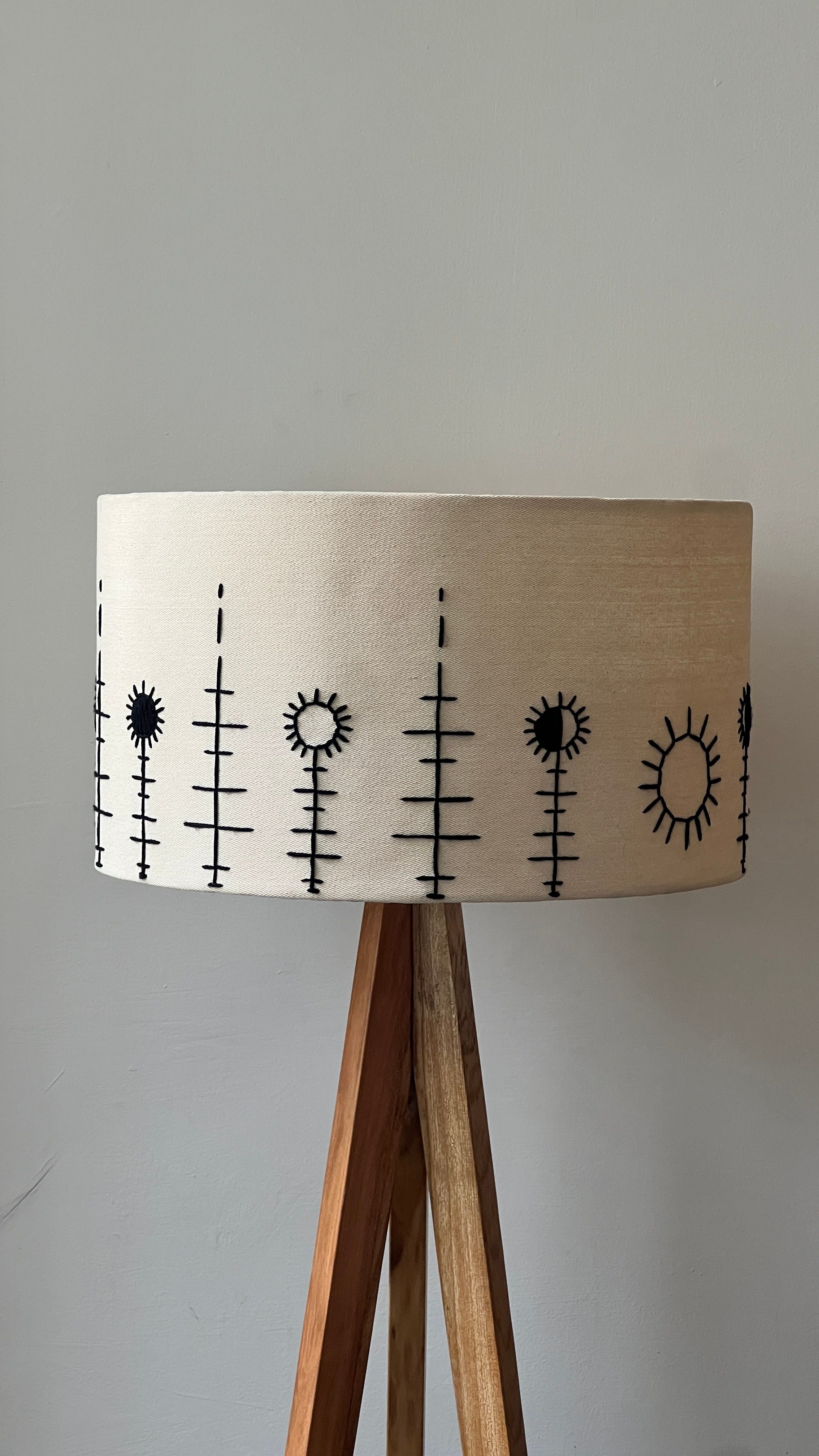 Nikisat Floor Lamp