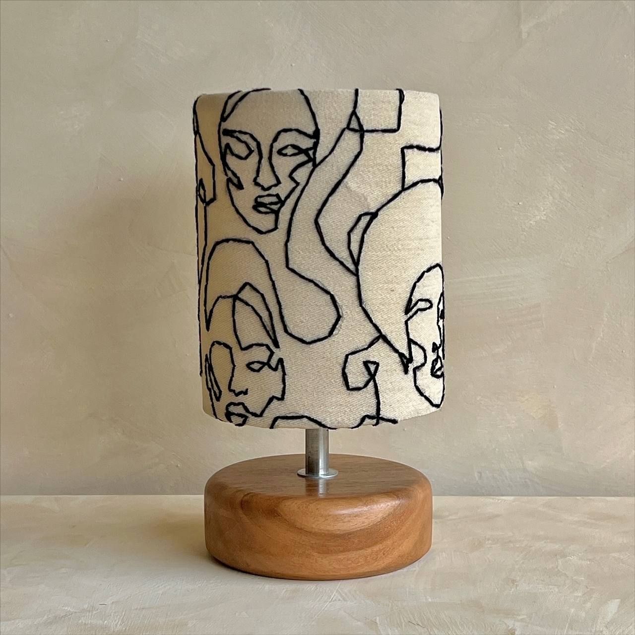 Qedamawi Table Lamp