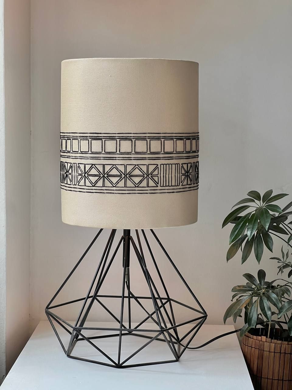 Zewd Table Lamp