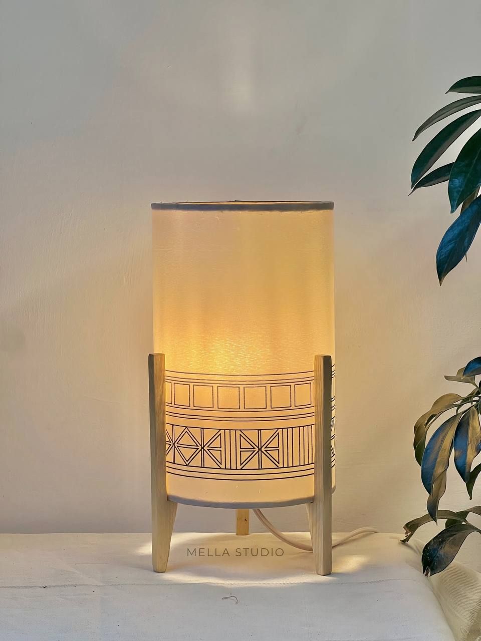 Zewd Table Lamp