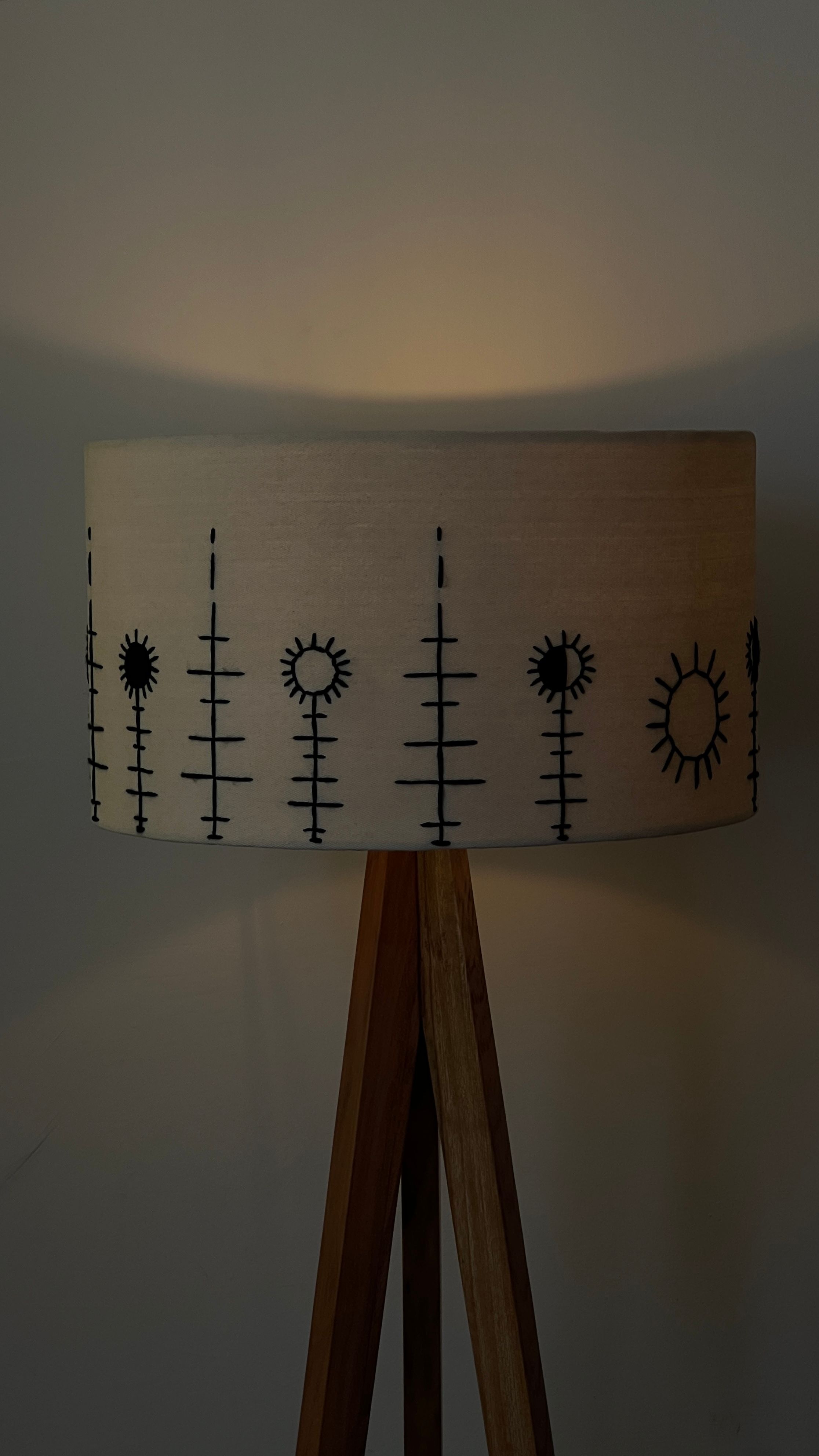 Nikisat Floor Lamp