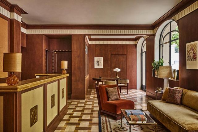 Hall de réception du Madison Hôtel, boiseries et sol en marqueterie