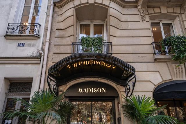 Façade du Madison Hôtel, boulevard Saint-Germain à Paris