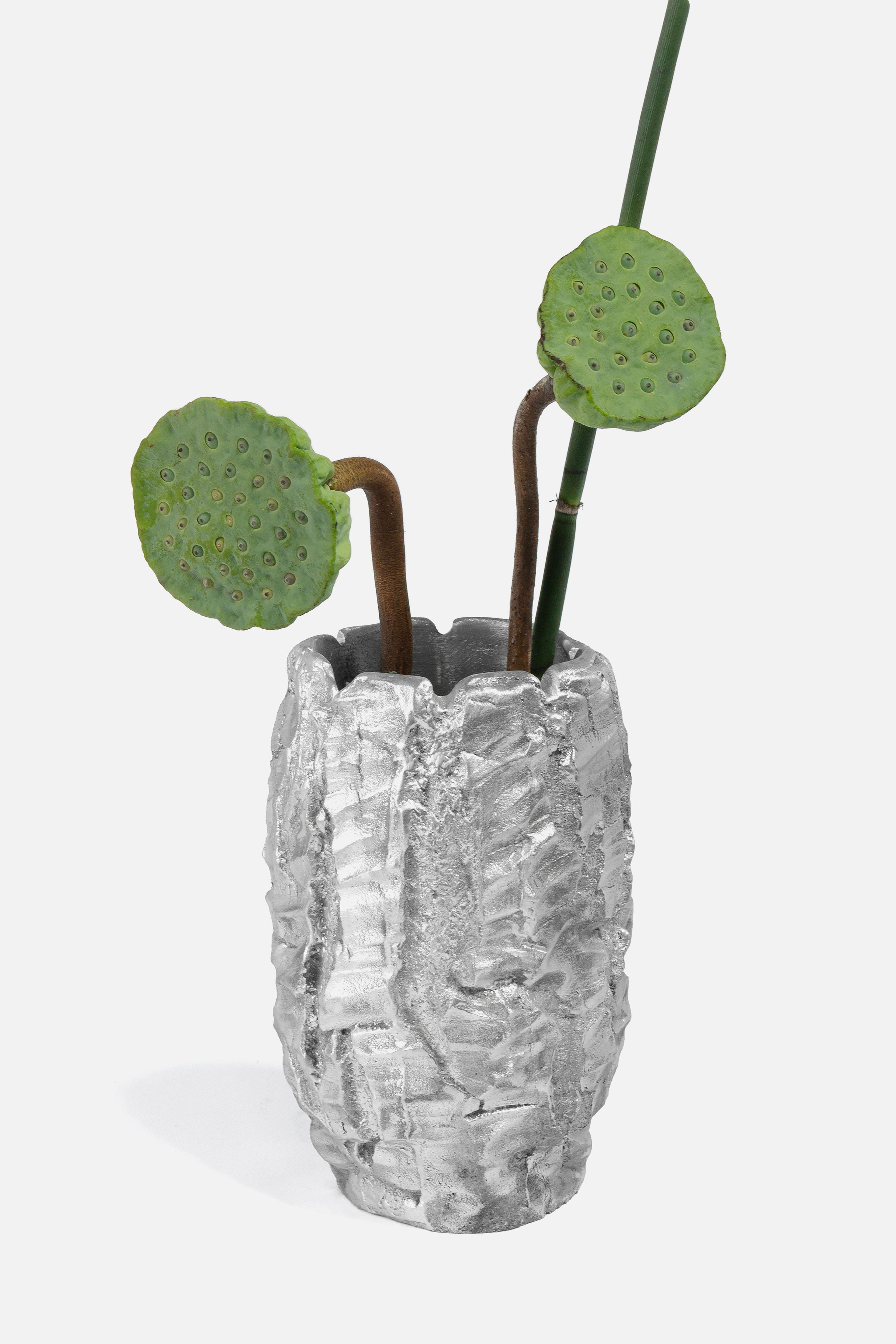 Aleni aluminum vase AS-02 with bamboo and lotus seed pods, product image