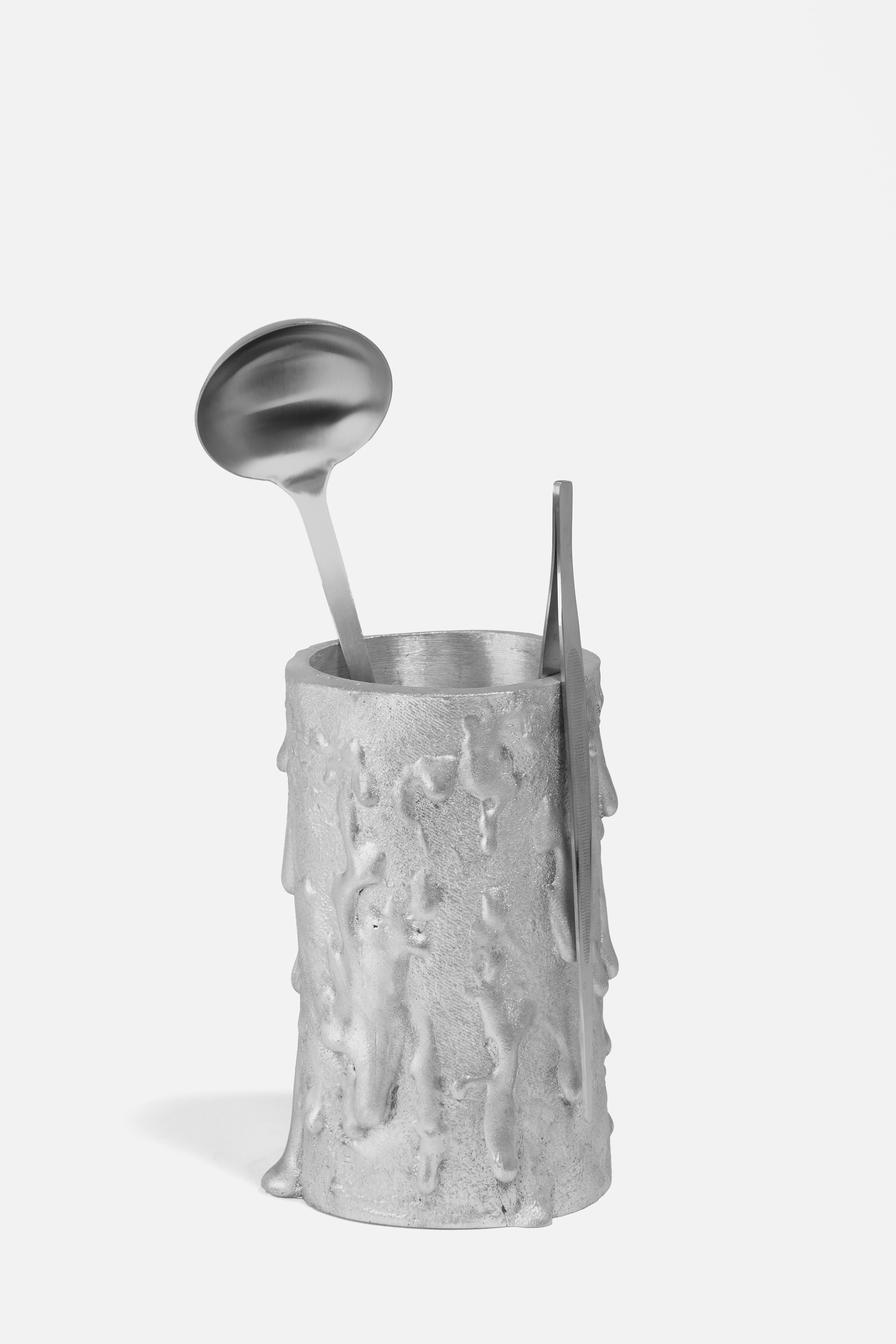 Aleni aluminum vase AS-04 with metal kitchen spoon and large tweezers, product image