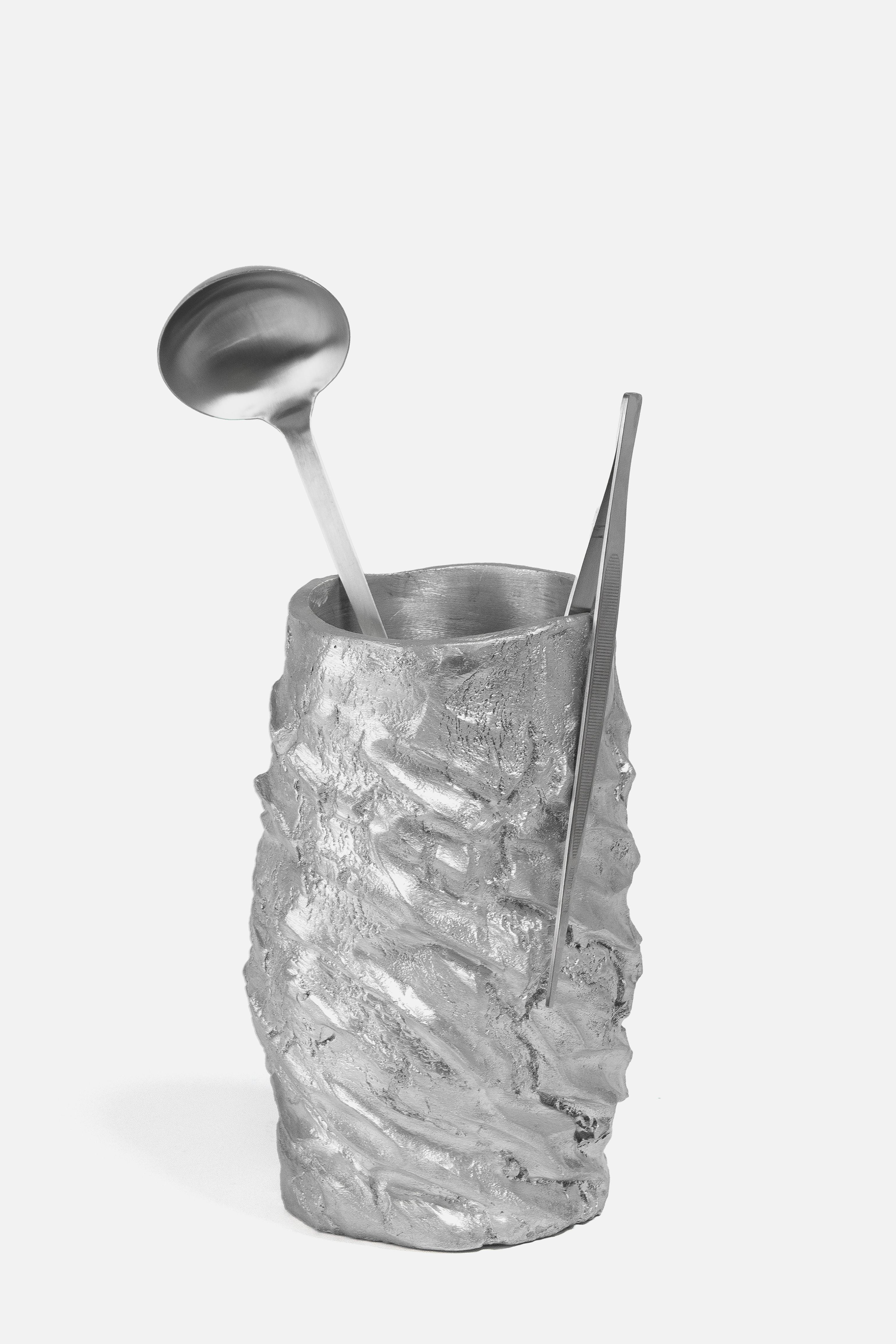 Aleni aluminum vase AS-01 with kitchen utensils, product image