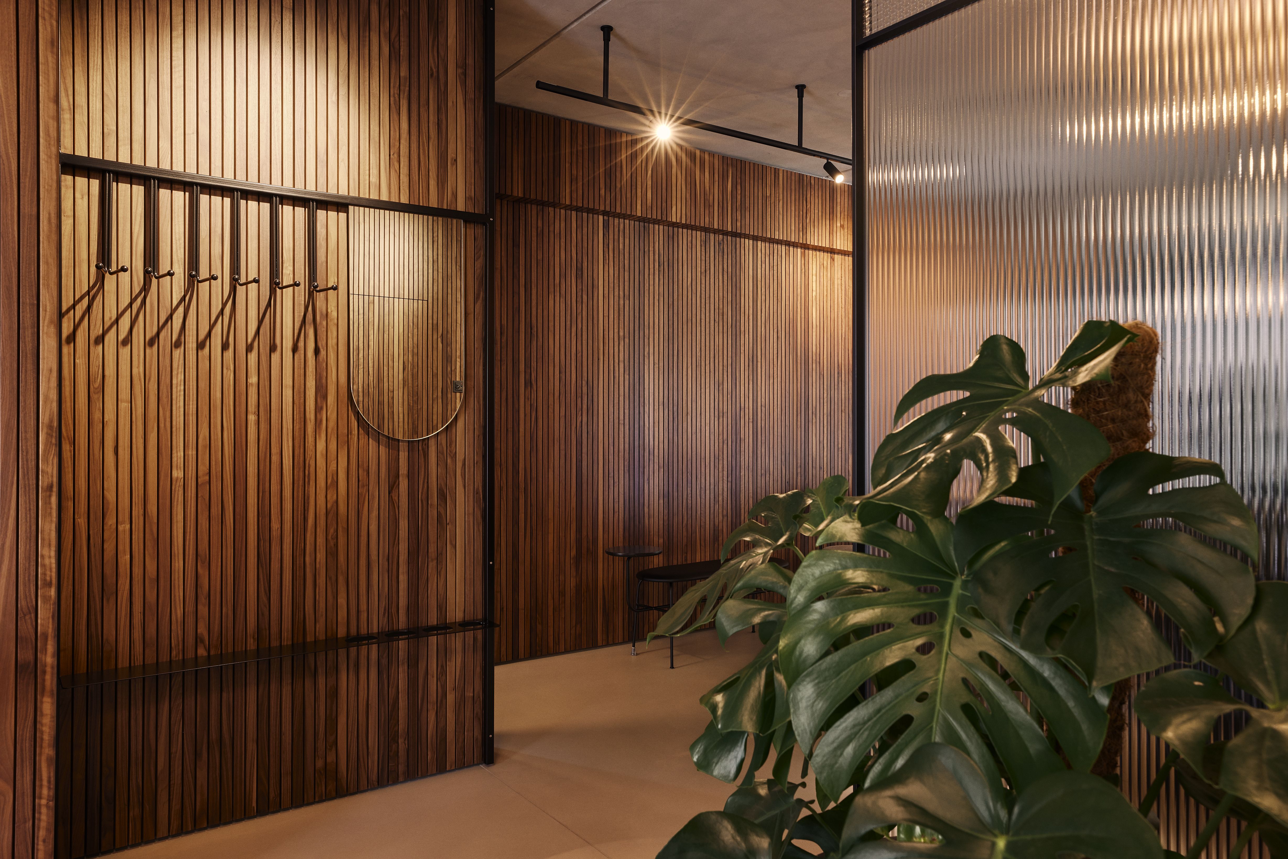 Maßgefertigte Möbel unterstreichen den Anspruch der Zahnarztpraxis Kempten an Qualität, Funktionalität und Design.