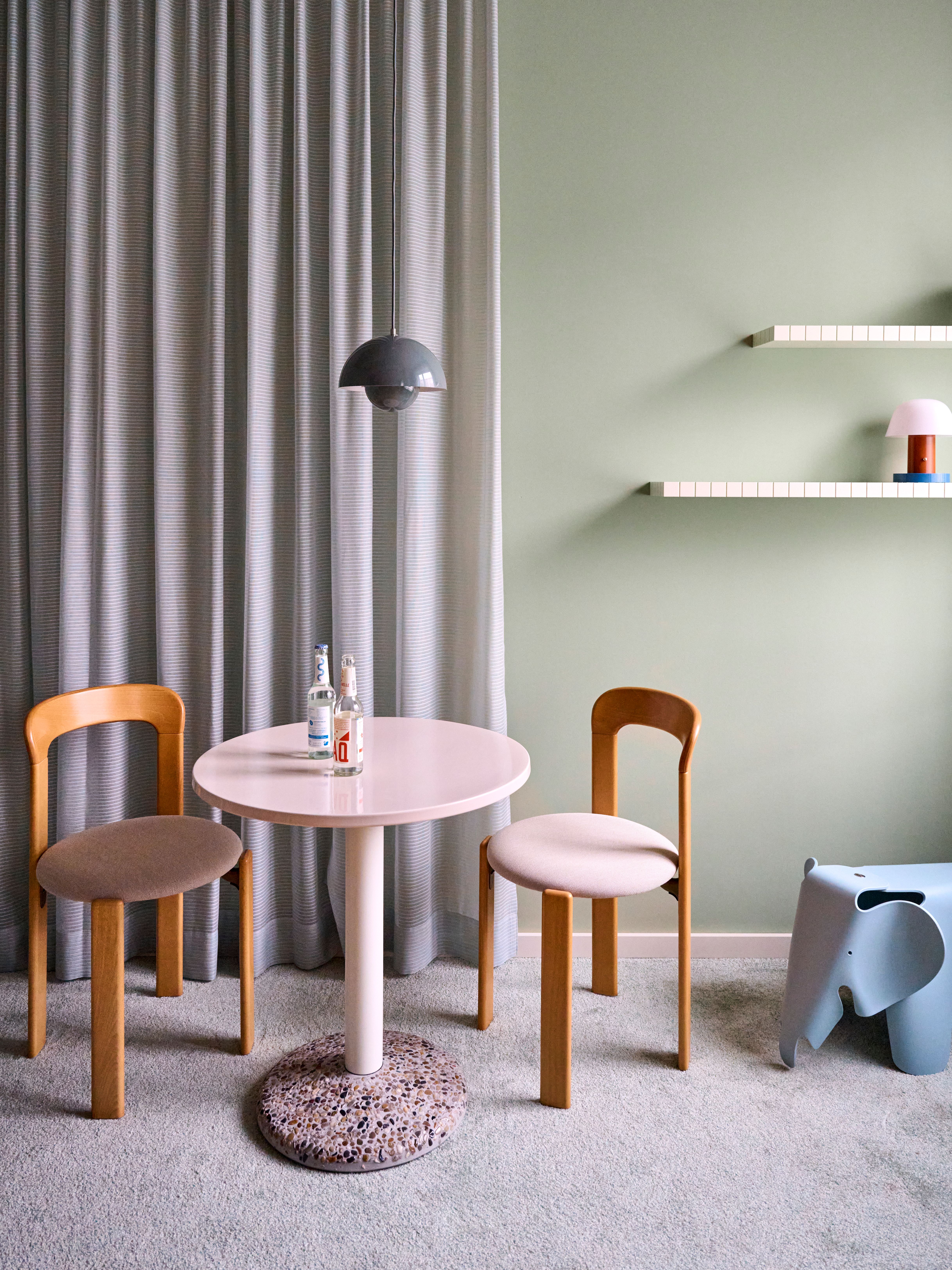 Interior bei Lieblingszahnarzt – modern und beruhigend gestaltet von Stephanie Thatenhorst.