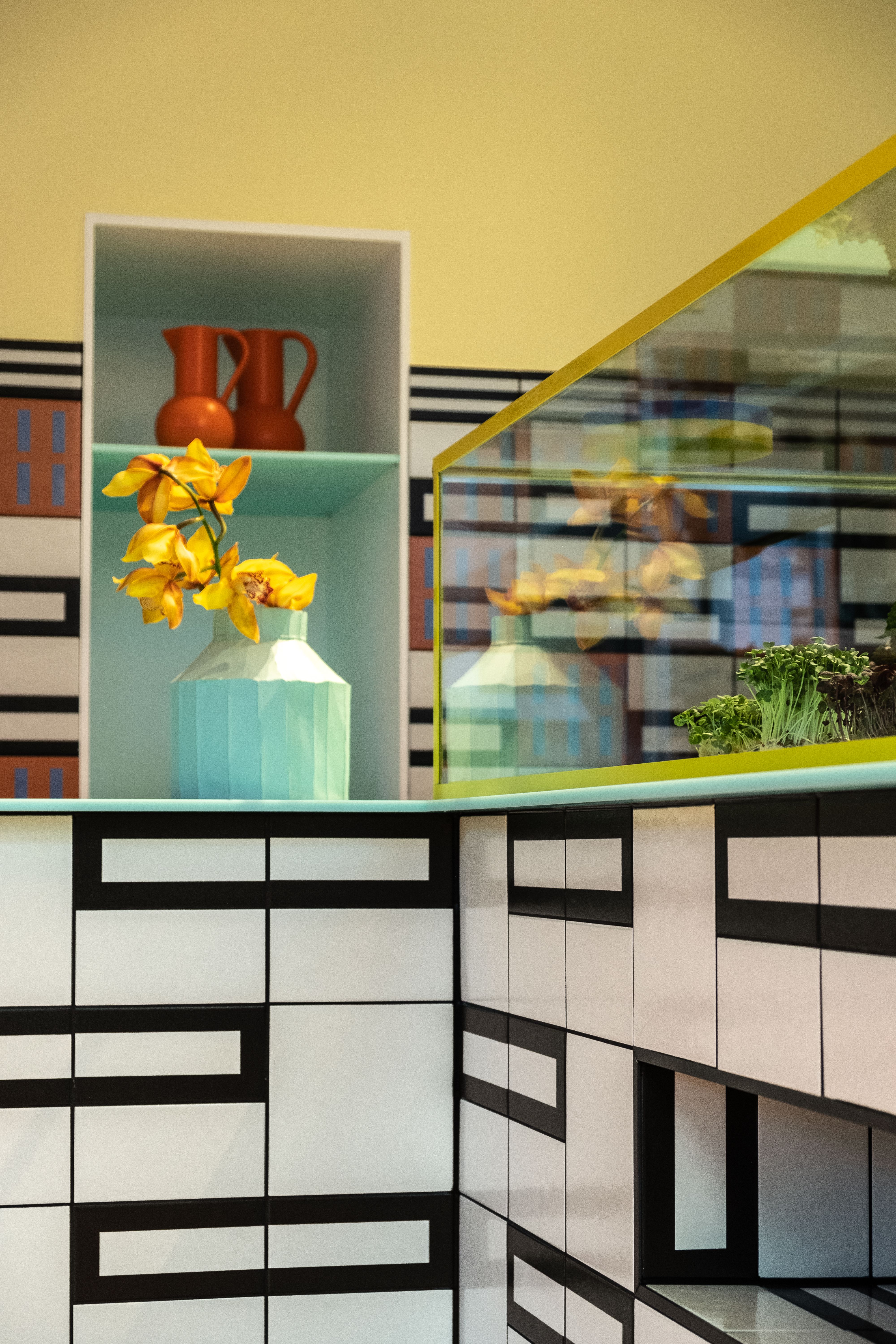 Auch die Sanitärbereiche von By Vu – Asian Restaurant folgen konsequent dem Gestaltungskonzept und zeigen die ganzheitliche Planung von Stephanie Thatenhorst.