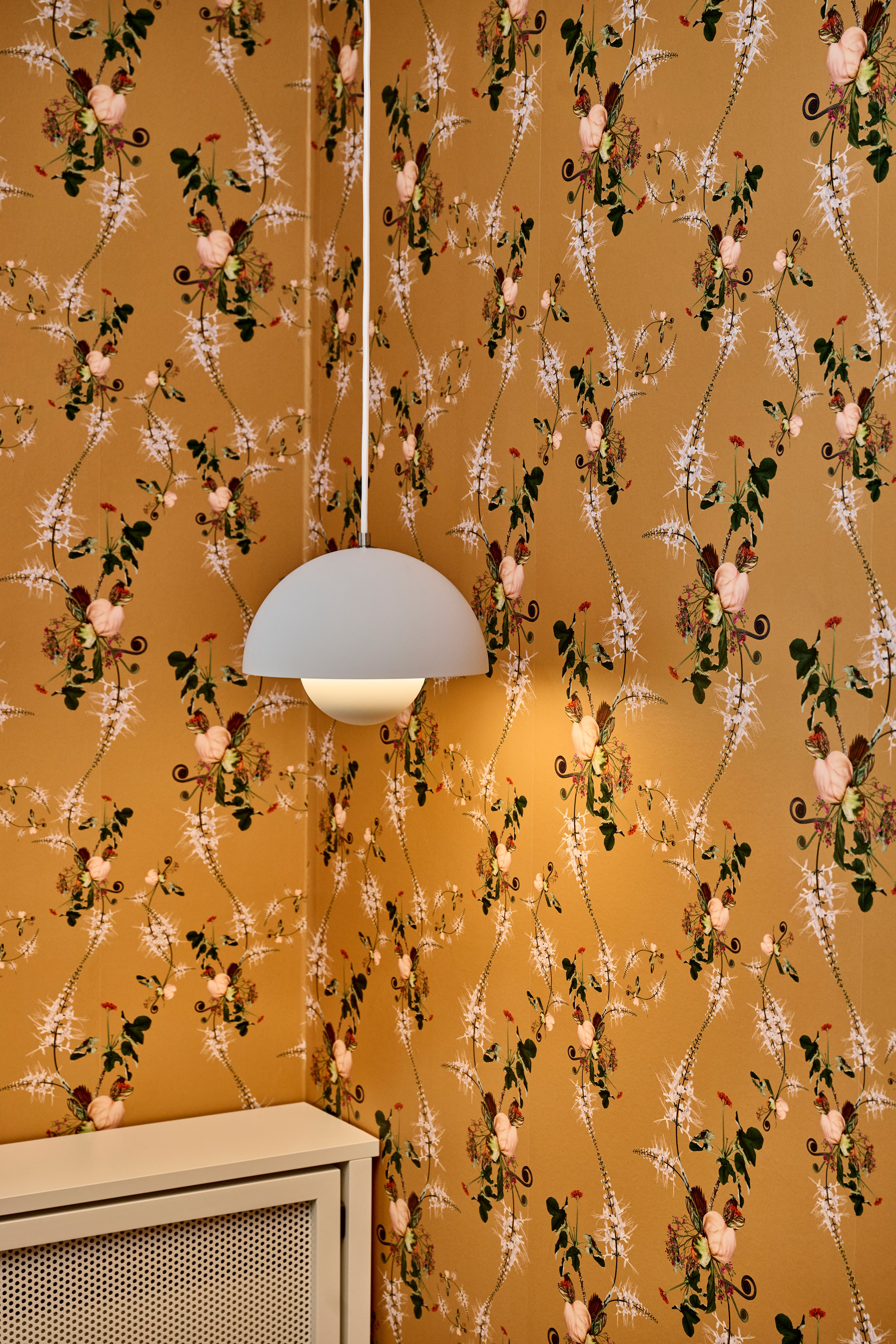 Grafische Wandgestaltung in Pastell, umgesetzt von Stephanie Thatenhorst für Lieblingszahnarzt