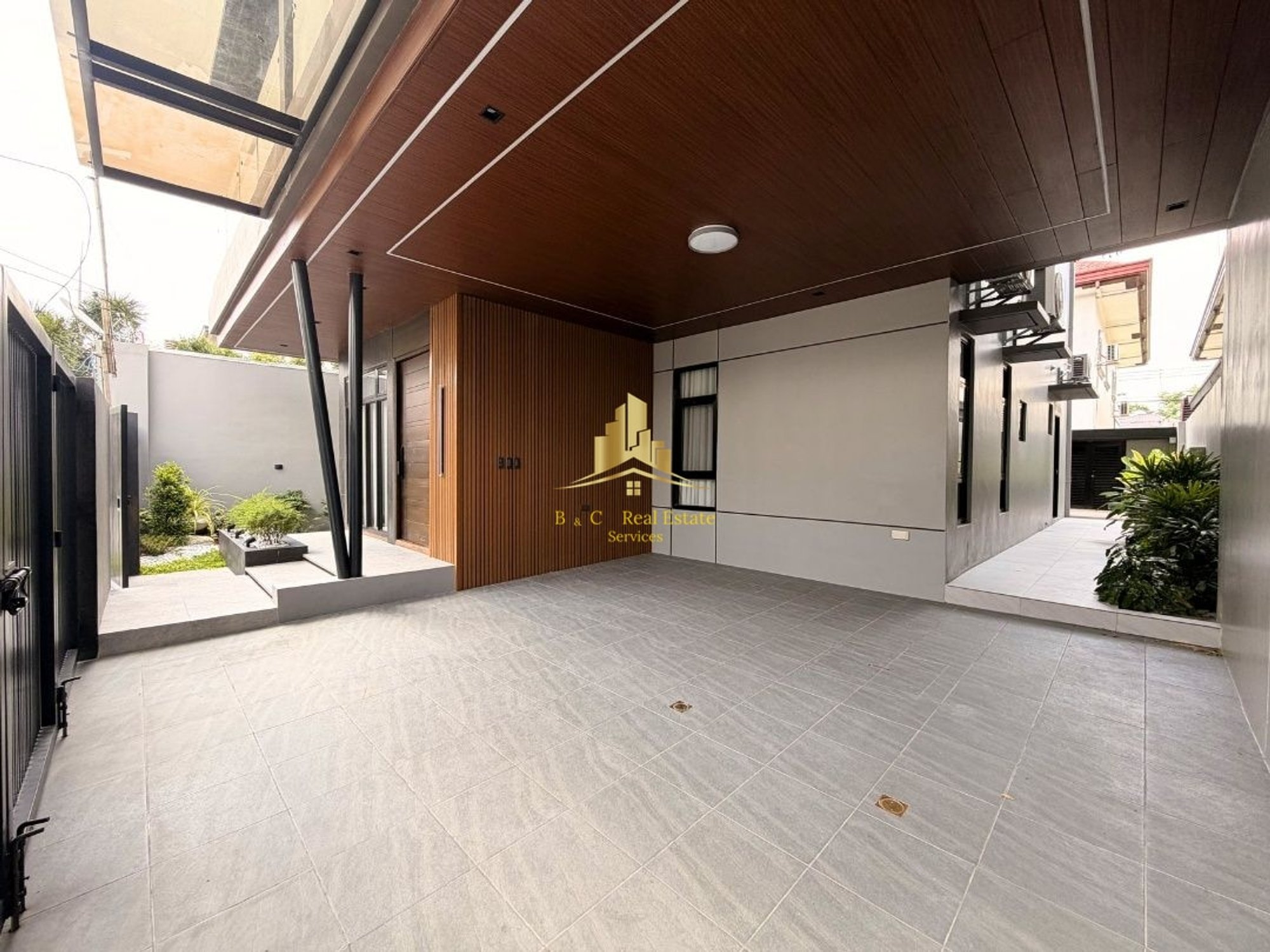 5 Bedroom Fully Furnished Modern House for Sale in Angeles City, Pampanga, image 2