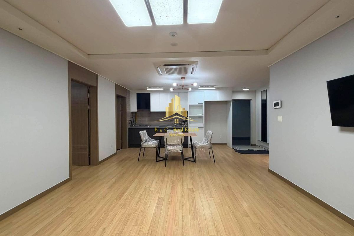 2 BR Furnished Condo with Balcony in Clark Pampanga