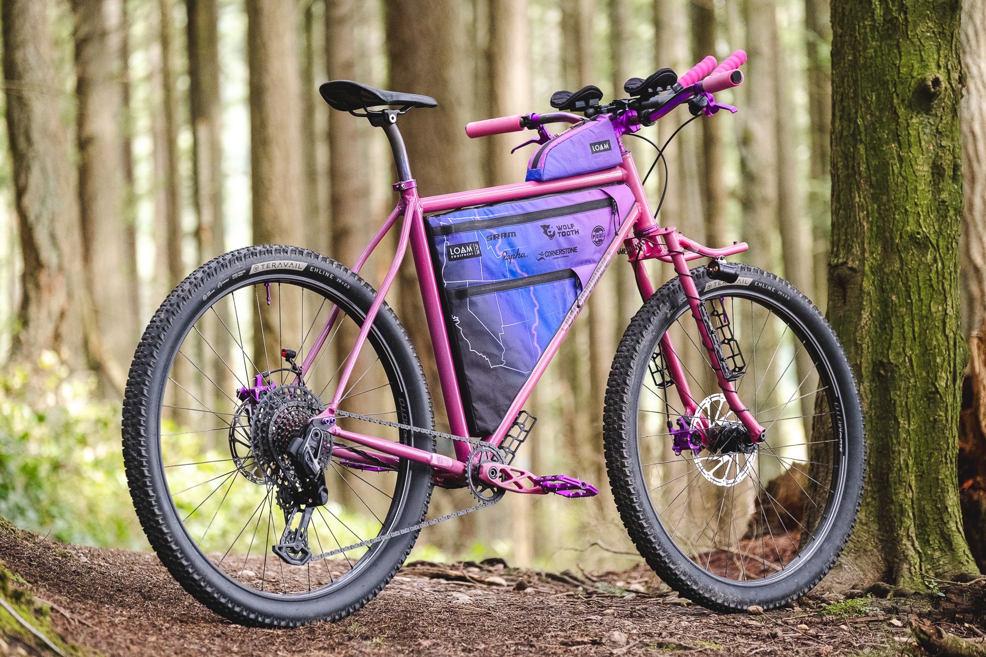 Three-stage fade on a bicycle frame.