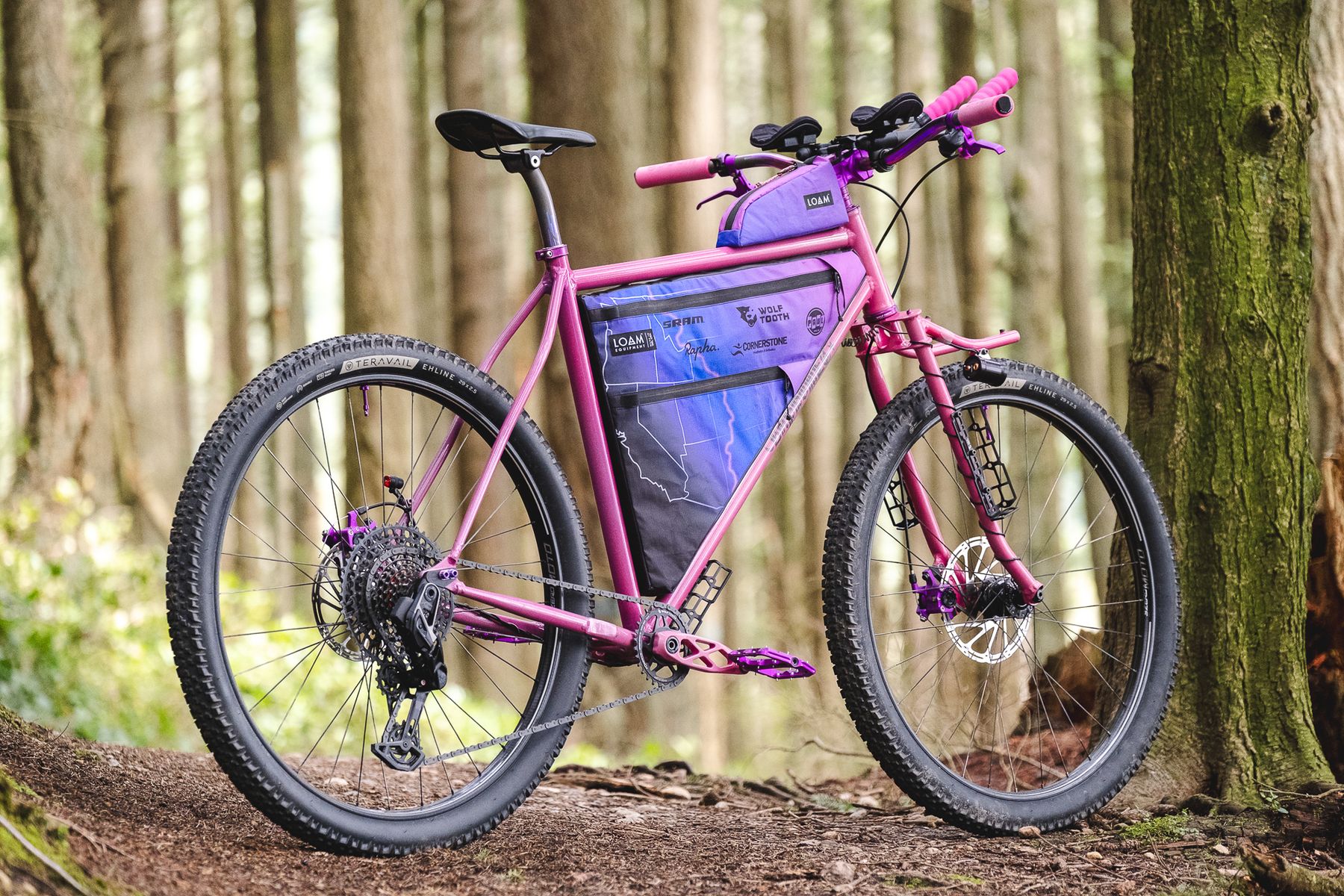 Three-stage fade on a bicycle frame.